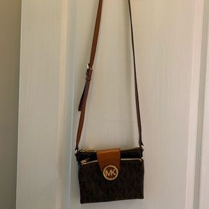 michael kors crossbody
